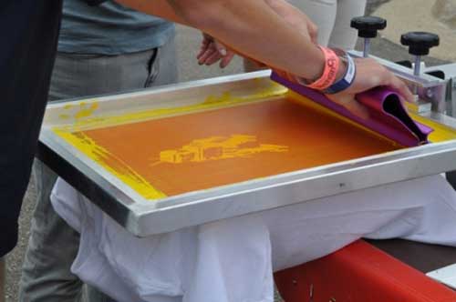 t-shirt screen printing press